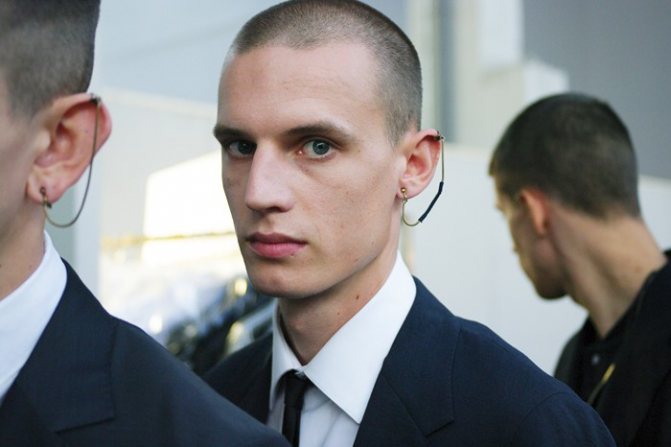Изготавливаются клипсы в разных стилях