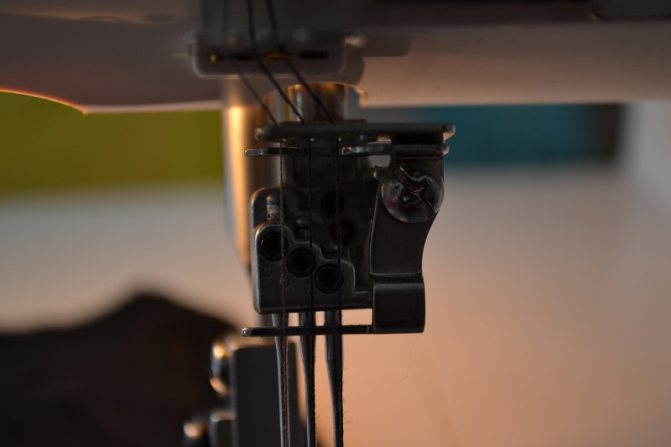 Сколько игл устанавливается на трикотажных машинах