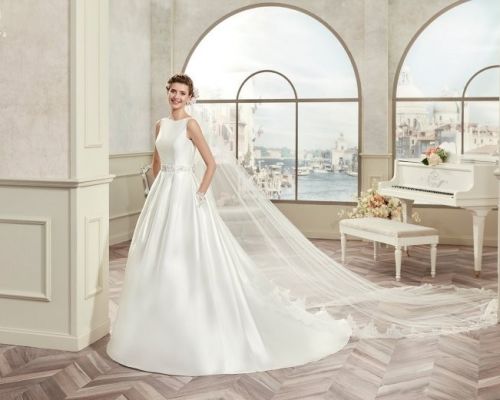 Скромное свадебное платье – один из лучших вариантов для невесты